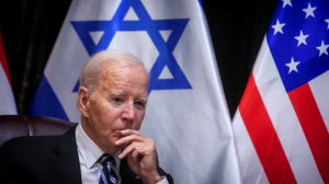 Media AS beberkan celaan Biden ke Netanyahu, kuatkan isu keretakan 1 Presiden Joe Biden tertegun sejenak saat pertemuan dengan Perdana Menteri Israel Benjamin Netanyahu di Tel Aviv, Israel, pada Rabu, 18 Oktober 2023. Miriam Alster/Pool/Reuters/File