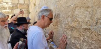 Tolak Andrea Bocelli di Indonesia! Rekam Jejaknya Bersama Israel Jadi Sorotan