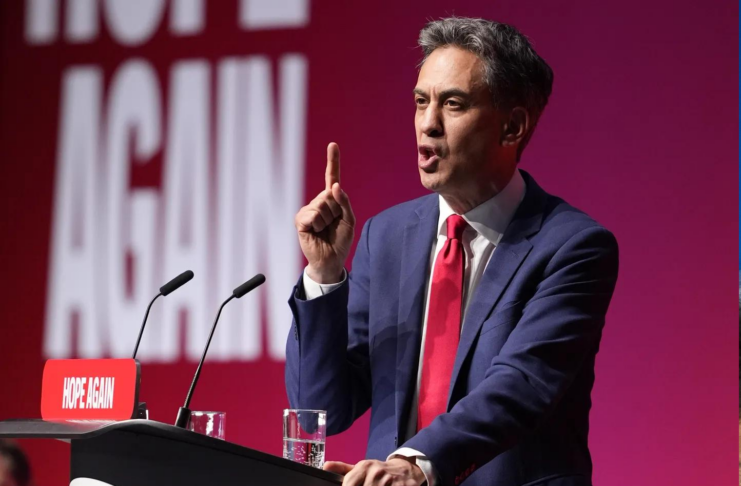 Analisis – Retak, Belum Runtuh: Membaca Pergeseran Inggris terhadap Israel Setelah Pidato Miliband dan Mosi Partai Hijau